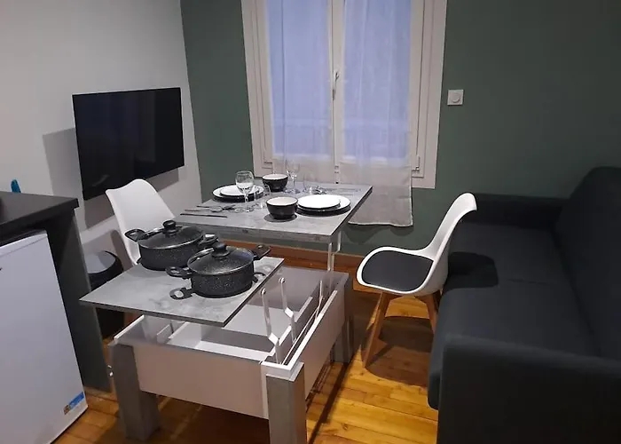 Apartman T2 Tom Krist. / Circuit 24h / Oasis /antares *